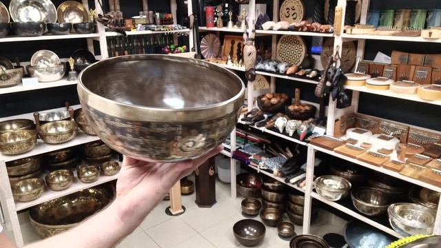 Кованая поющая чаша Om ( 22 см, нота: Ре #, 155 Гц ) / Singing Bowl / shamanic.moscow