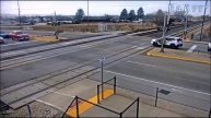 Поезд лишил легковушки водителя, ранее угодившего в аварию