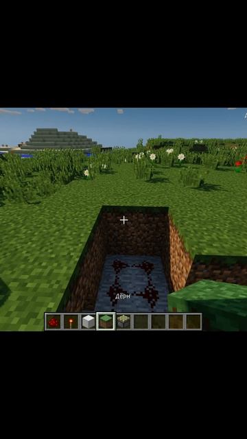 Как сделать автоматическую дверь в Minecraft #shorts