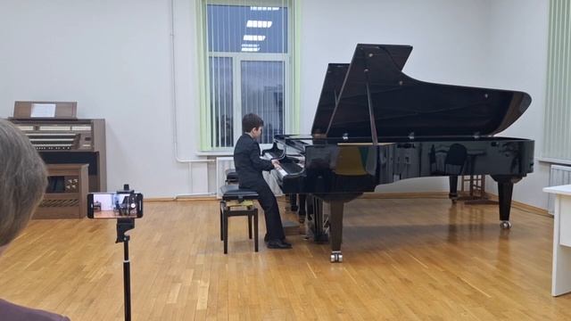 Исп. Артём Яланжи
"Тарантелла" Эдуард Мак-Доуэлл