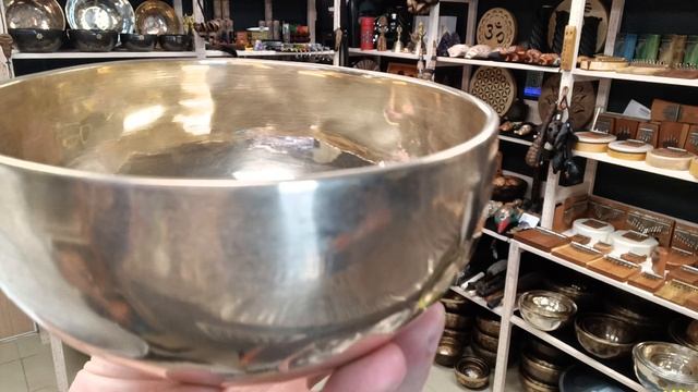 Кованая поющая чаша Gold Buddha ( 13 см, нота: Фа, 349 Гц ) / Singing Bowl / shamanic.moscow