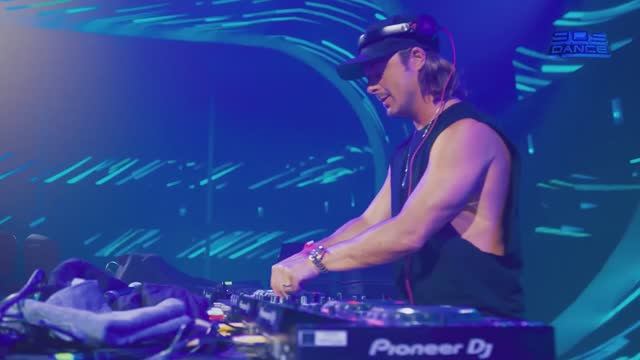 E-Bomber - Aaah ♫ New Dance Music 2025 ♫