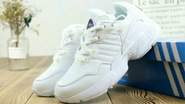 Линейка кроссовок Adidas Yung 96 Couple