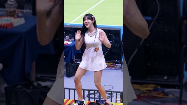 [4K] Kim Hanna Cheerleader ‘Ditto’ Performance Fancam | Suwon KEPCO VIXTORM 230301