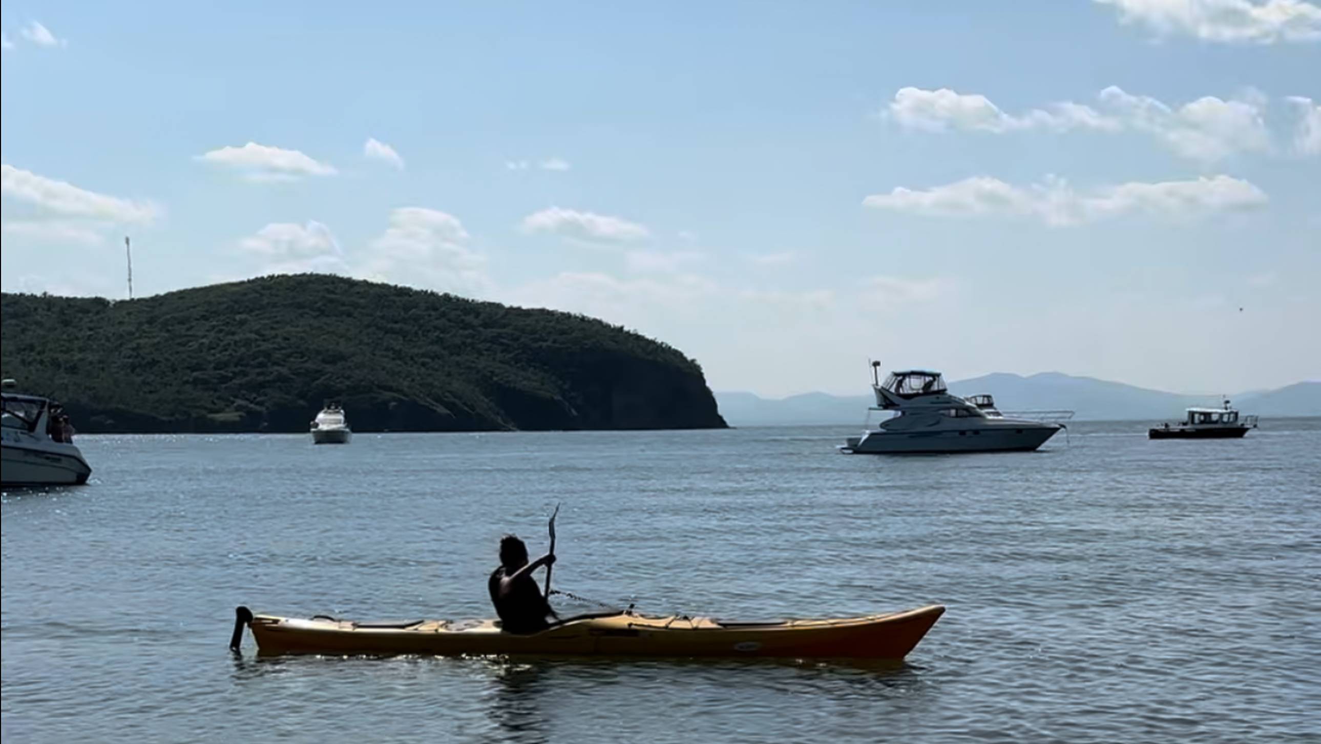 Владивосток. Остров Русский. Кафе Штурвал. Морепродукты