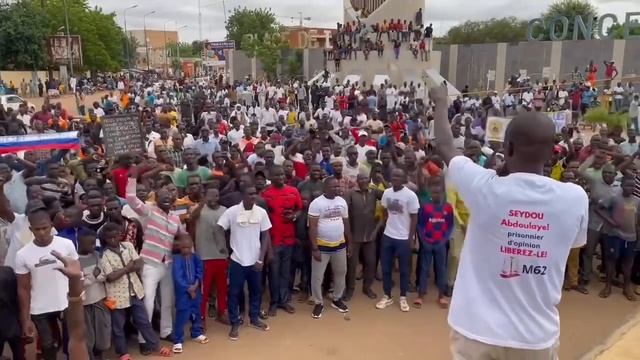 Super wholesome anti-western party in Niger 🗿🎉 Братья Чернорусы