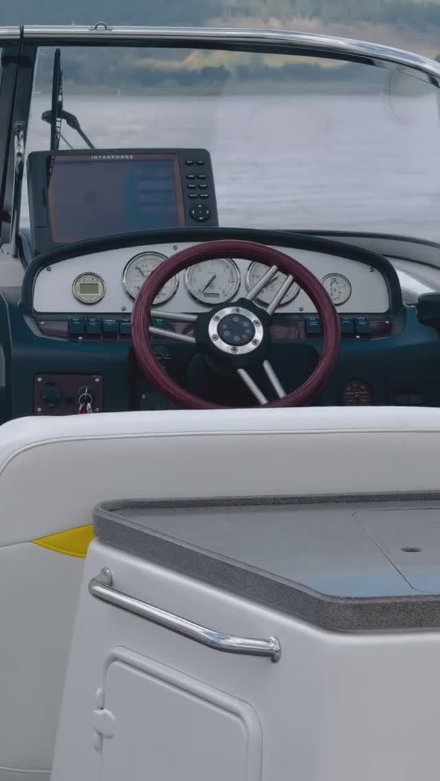 REGAL CUDDY  V8  9.3 метра