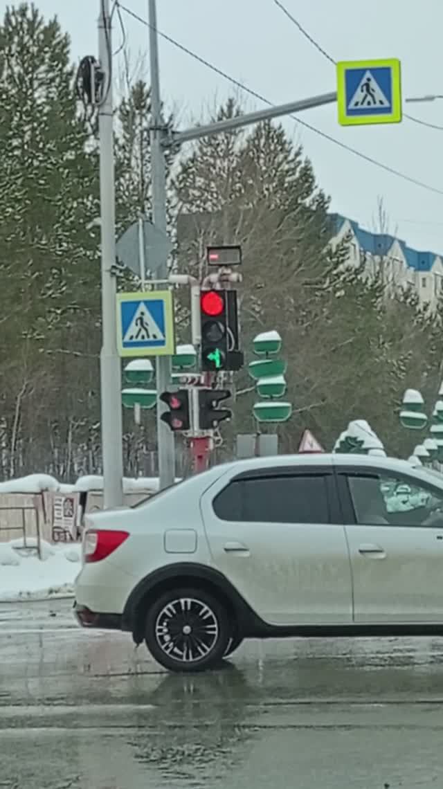 СВЕТОФОР ОТЖИГАЕТ! 😳