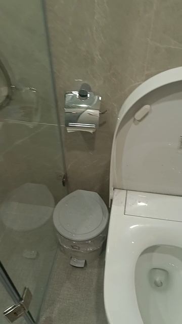 Когда вернулся из отпуска а умный дом хочет показать как он соскучился 😂
