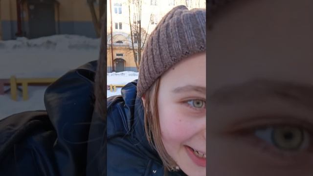 На площадке зимой