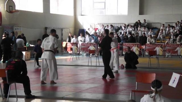 (Ursu Ion (stanga)17-18 Ani +70kg /1Tur )2012,C.R.M De Kyokushin,clubul 