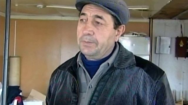 2005 год. Тюмень. Сносят торговый ларек на улице Домостроителей