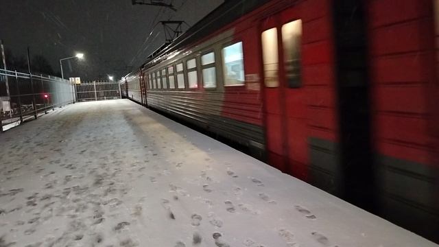 Электровоз "Аврора" ЭП2К-502 с Двухэтажным поездом и Электропоезд ЭТ2М-141 До станции ОбуховоКолпино