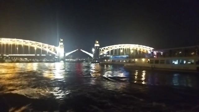 Развод мостов в Санкт-Петербурге