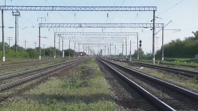 Утро в Конотопе. снимаем Пассажирские и грузачи под електровозами «УЗ и РЖД». на границе с украиной