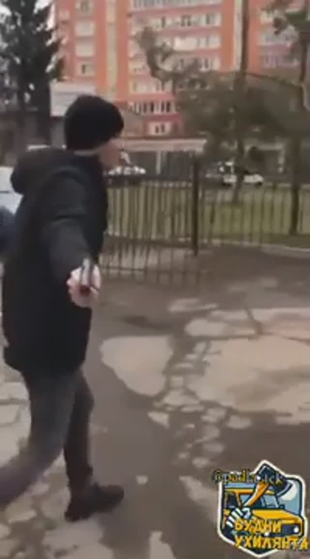 Мужчина в Луцке пытался убежать от ТЦК, угрожая им пистолетом