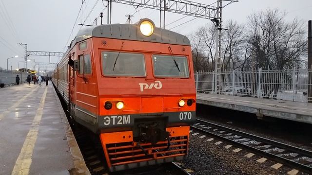 13 марта 2025Электропоезд ЭТ2М-070 Сообщением Санкт-Петербург-Любань Отправляется с платформыКолпино
