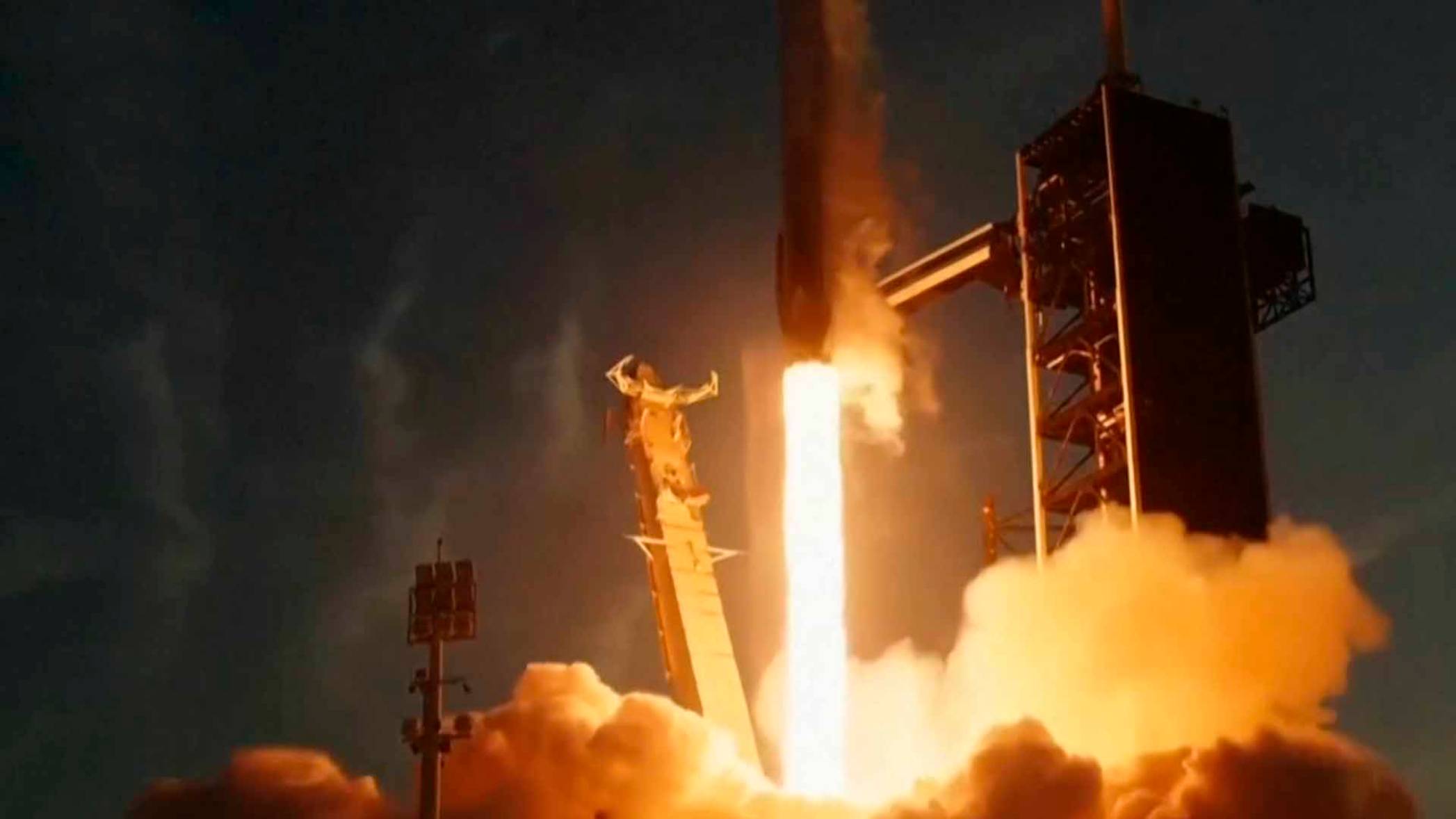 Корабль Crew Dragon с российским космонавтом Кириллом Песковым на борту стартовал к МКС
