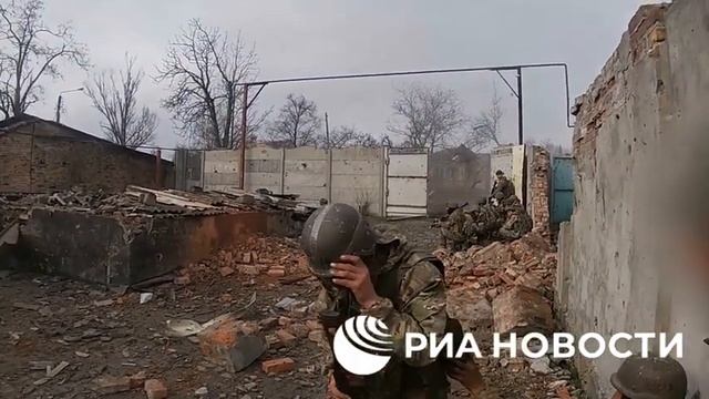 Попадание в каску Вагнеровца! Ukranian sniper shoot vagner's soldier but hits his helmet.