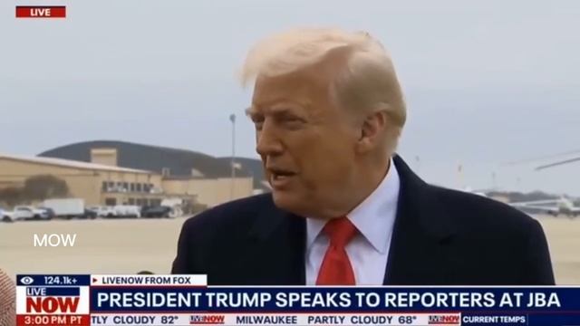Репортер задела Трампа микрофоном во время интервью