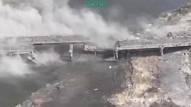 Поражение моста на реке Конка в Херсонской области. Точный прилет вызвал обрушение пролетов.
