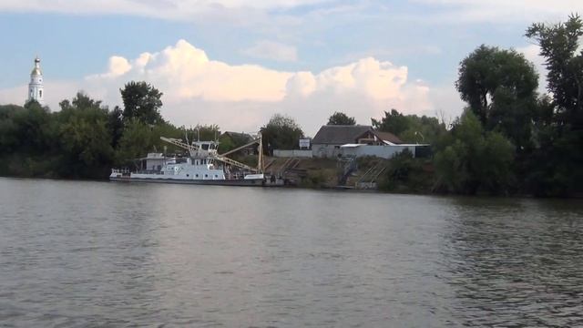 Внучка Мелисса. Дединово. Обзорная прогулка по Оке. 06.08.22г.