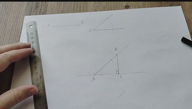 Как построить прямоугольный треугольник по углу и гипотенузе с помощью циркуля и линейки