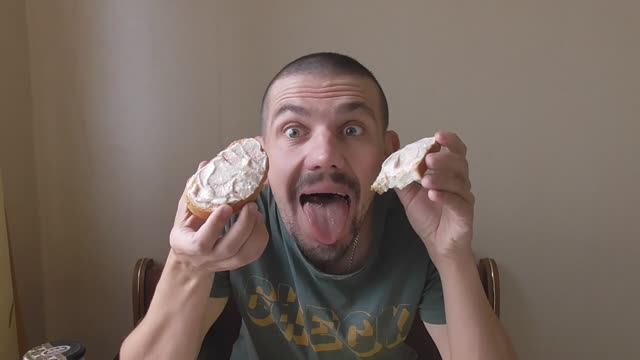 ОБЖОР, ЗАВТРАКАЮ ИКРОЙ МИНТАЯ РУССКОЕ МОРЕ, ДЕЛЮСЬ ОЧЕНЬ ВКУСНЫМ РЕЦЕПТОМ