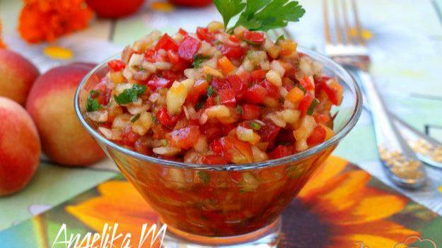 Сальса из овощей с персиками