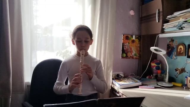 Диана играет этюд на флейте