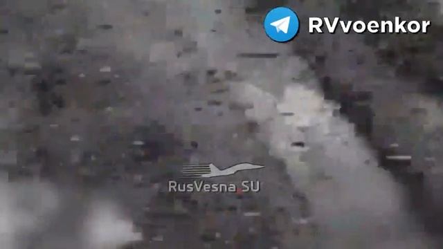 «🅾️тважные» массово жгут НАТОвскую технику и пехоту врага в боях у Покровска,.mp4