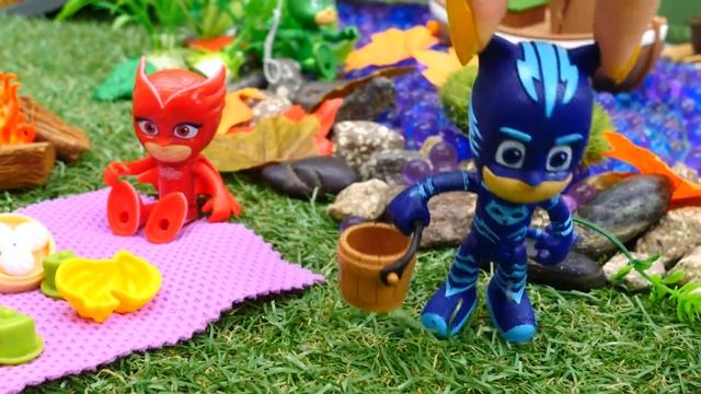 Герои в Масках на рыбалке! Детские видео с игрушками PJ Masks