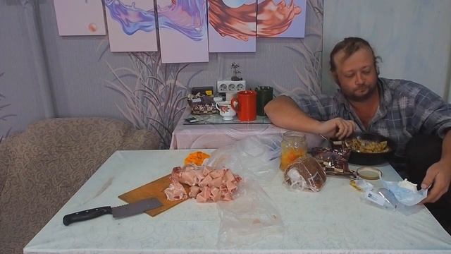 Утром пельмешки Супер огород Кошки которые хотят кушать Обед сынульки Вожу кирпич Игра с собакой