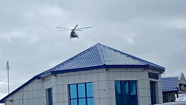прилёт вертолёта в село мужи помаршруту Салехард-мужи-азовы-горки последний рейс