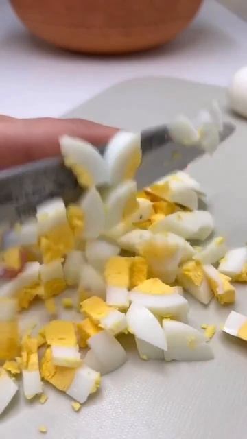 СЫТНЫЙ САЛАТ ИЗ ЧЕТЫРЕХ ИНГРЕДИЕНТОВ
