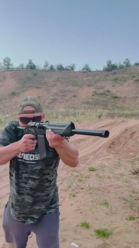 Сайга 12К (дробовик газоотводного типа
система калашникова)