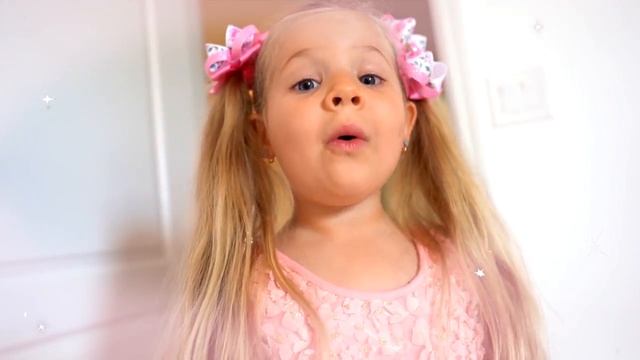 Диана и Рома Diana wants to be beautiful, dresses up and does makeup