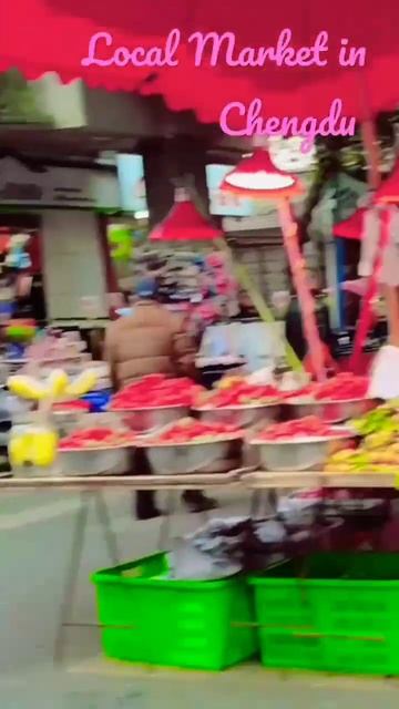 local market in Chengdu