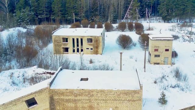 Затерянные в лесу развалины торфопредприятия.  Призрак старого мира. Лес наступает.