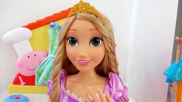 Диана и Рома Diana and the new Rapunzel Doll