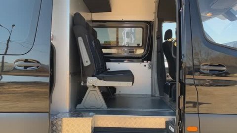 Переоборудование микроавтобуса Мерседес Спринтер с 3-х местным диваном Тандем