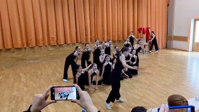 Выступление коллектива "Колибри" школа 127 Красногвардейского района Санкт-Петербурга