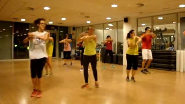 VICTORIA ZUMBA ZARAGOZA - Traketeo