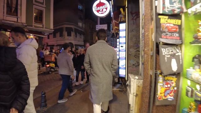 🌙✨ Вечеринки и атмосфера Кадыкёя: гид по ночной жизни в Стамбуле! 🎉🍹