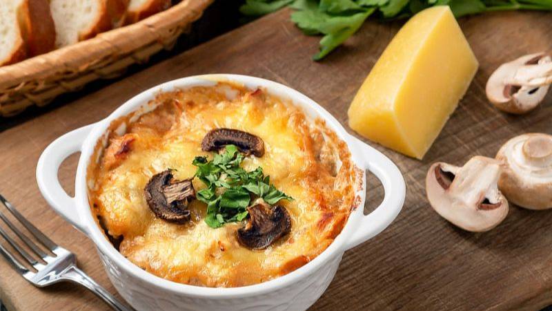 Жульен с курицей и грибами рецепт от прабабушки.