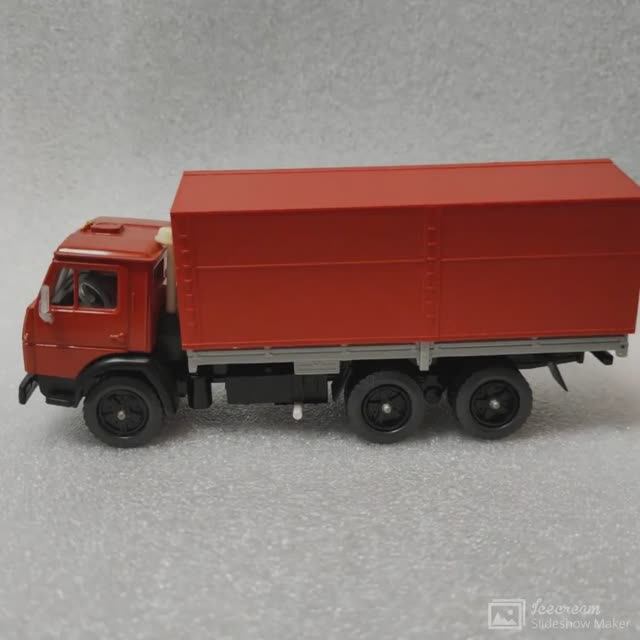 Модель автомобиля коллекционная 143 КАМАЗ 5320