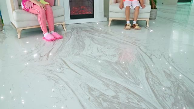 Диана и Рома Веселая Уборка Дома с Родителями   Fun Cleaning Day with Parents