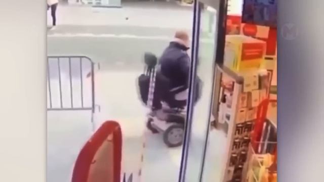 Неожиданные Ситуации на Дороге_ Видео с Видеорегистратора, Которые Вас Удивят