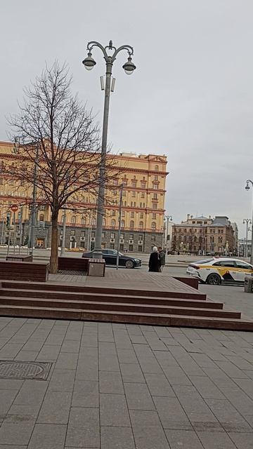 Никольская улица,  Москва весенняя