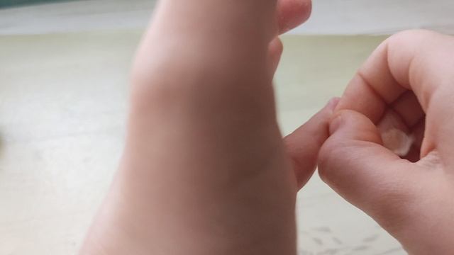 как снимается сухая кожа